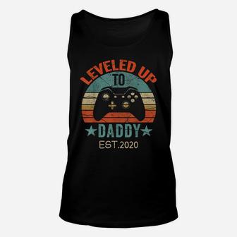 Promoted To Daddy Est2020 Vintage Men Leveled Up To Daddy Unisex Tank Top | Crazezy DE