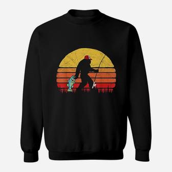 Bass Fishing Bigfoot In Trucker Hat Funny Vintage Sun Sweatshirt | Crazezy DE