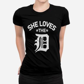 Funny She Loves The Detroit D Classic Varsity Style Baseball Women T-shirt | Crazezy UK