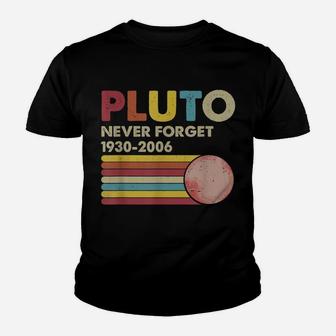Pluto Never Forget 1930 - 2006 Vintage Funny Lover Gift Youth T-shirt | Crazezy DE