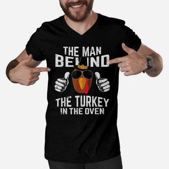 Mens Thanksgiving Pregnancy Shirt Turkey Oven Funny Dad To Be Men V-Neck Tshirt | Crazezy
