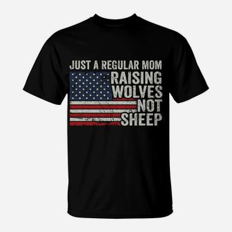 Regular Mom Raising Wolves Not Sheep - Mens Vintage Usa Flag Sweatshirt T-Shirt | Crazezy DE