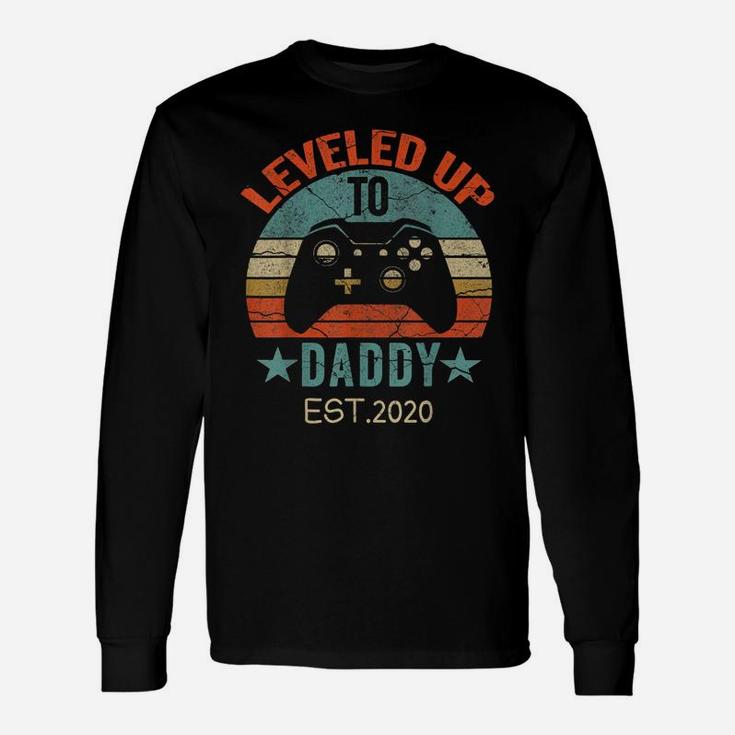 Promoted To Daddy Est2020 Vintage Men Leveled Up To Daddy Unisex Long Sleeve