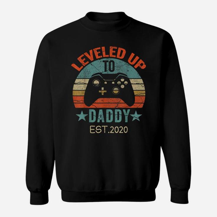Promoted To Daddy Est2020 Vintage Men Leveled Up To Daddy Sweatshirt