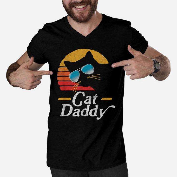 Cat Daddy Vintage 80S Style Cat Retro Sunglasses Distressed Men V-Neck Tshirt
