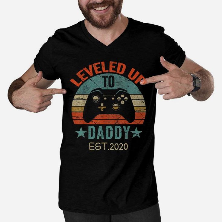 Promoted To Daddy Est2020 Vintage Men Leveled Up To Daddy Men V-Neck Tshirt